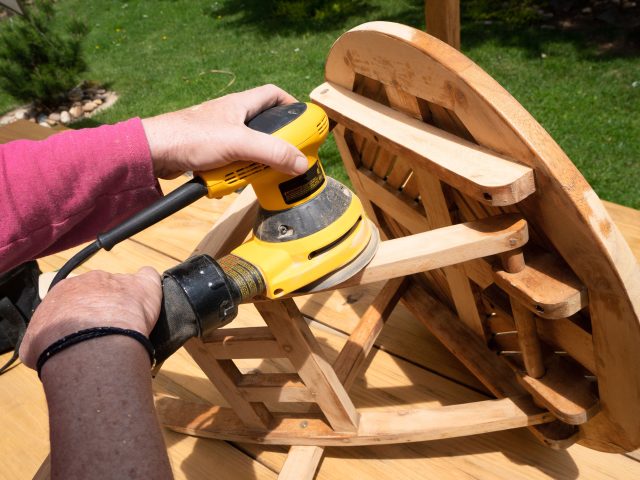 Réparer et repeindre un meuble en bois : guide pas à pas