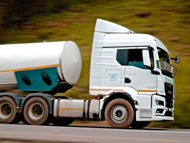 Depuis la pénurie, les automobilistes suivent les camions en Côte-d&rsquo;Or