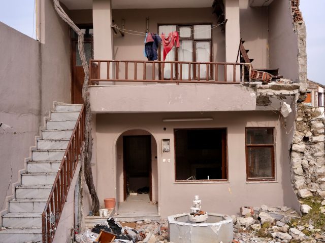 Un séisme près du Jura : que faire pour sécuriser votre maison ?