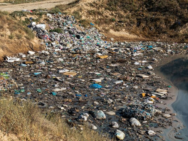 Polluants éternels : la menace invisible pour les rivières du Jura