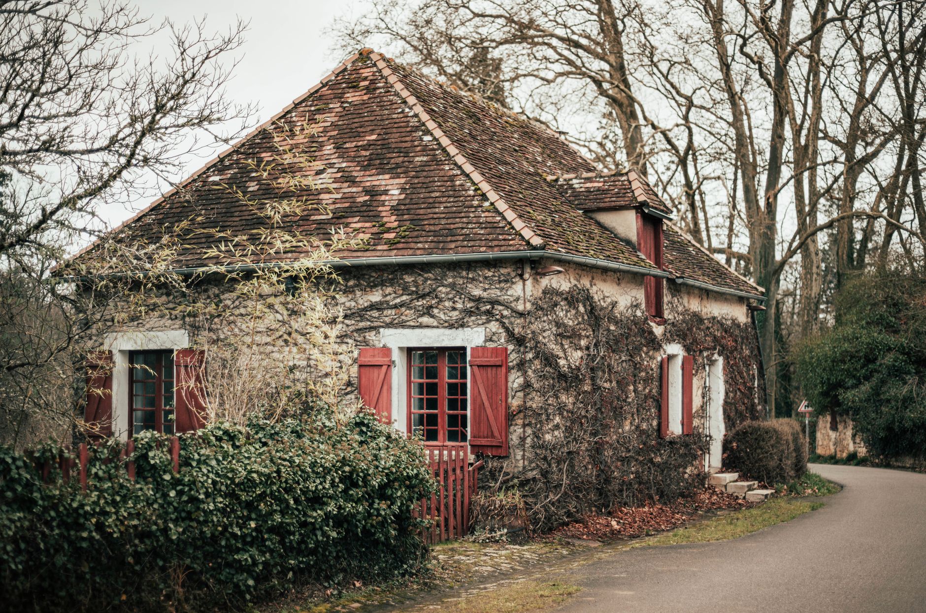 Réparer et repeindre un meuble en bois : guide pas à pas