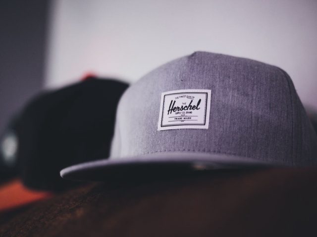 Casquette d&rsquo;été : les 3 mentions sur l&rsquo;étiquette à vérifier avant d&rsquo;ac