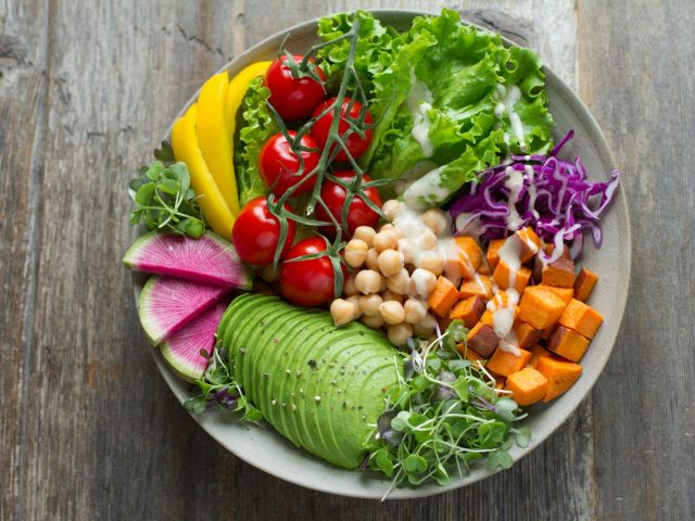 Adopter une alimentation équilibrée : 10 clés pour réussir